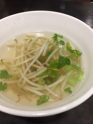 套餐附湯清爽 at Yuè Xiāng YǎngShēng SùShí 越鄉養生素食 in Taipei