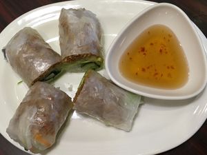 Spring rolls, y’all at Yuè Xiāng YǎngShēng SùShí 越鄉養生素食 in Taipei