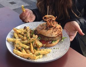 Finally Vegan Burger and Garlic-Fries at Bonnie again! at Bonnie & Clyde in Stuttgart