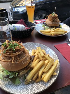 Burger time  🍔   at Bonnie & Clyde in Stuttgart