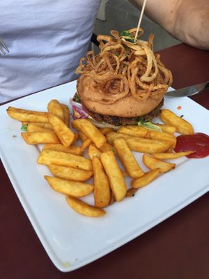 Vegan Burger and Fries  at Bonnie & Clyde in Stuttgart
