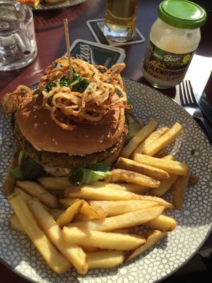  Burger with vegan mayo 👍🏼 at Bonnie & Clyde in Stuttgart