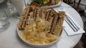 Crispy clubhouse sandwich
Brioche bread, tofu, bacon, lemon mayo, potato chips at Avit in Athens