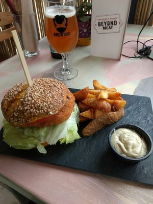 Tofu nugget burger at Avit in Athens