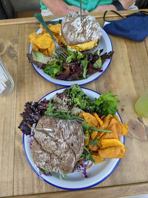Delicious sandwiches 😋 This is the Kung Fungo and Sand'Cã at Las Vegan in Lisbon