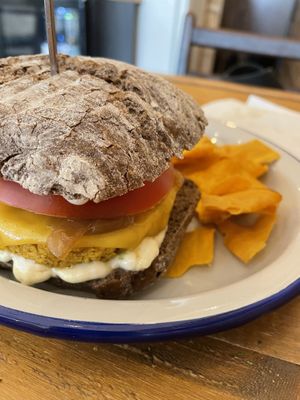 Burger at Las Vegan in Lisbon