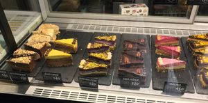 cakes in the display at Ćao Šećeru in Belgrade