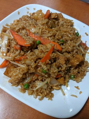 pineapple kow pad with tofu at Mama's Thai Cafe in Grand Haven