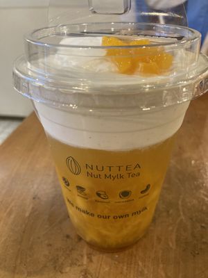 Seasonal mango green tea with nut cream at NUTTEA 堅果奶茶 in Taichung