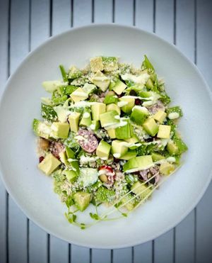 Sałatka Cezar z awokado i wegańskim parmezanem  at Vege Love in Warsaw