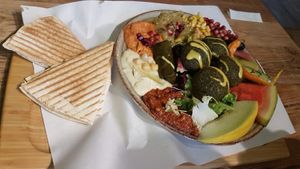 Porcja gigantyczna   at Vege Love in Warsaw