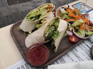 Wrap de hummus at Gloria Bendita in Malaga