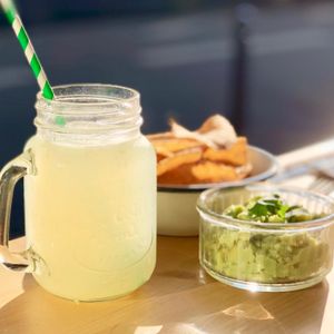 guacamole & tortilla chips at LiTo Mexican Food in Paris