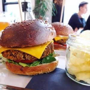 Bonnie burger at Bonnie in Arnhem