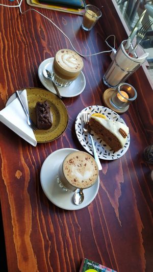 Cakes and coffee at Bonnie in Arnhem