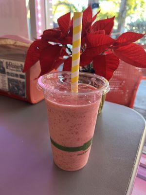 Strawberry milkshake #Veganuary at Made In Rome Organic Gelato in Siesta Key