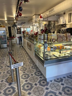 Interior #Veganuary at Made In Rome Organic Gelato in Siesta Key