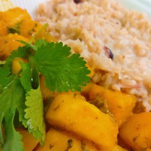 Papas Al Cúrcuma con Arroz Al Coco. at Veggicious in Ciudad Victoria