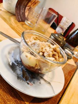 Crumble poires at La Case à Palabres in Salon-de-provence