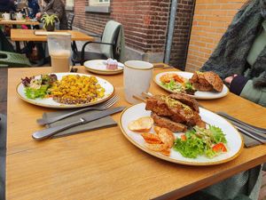 Scrambled tofu and two saté sandwiches at Sync-Ok in Deventer