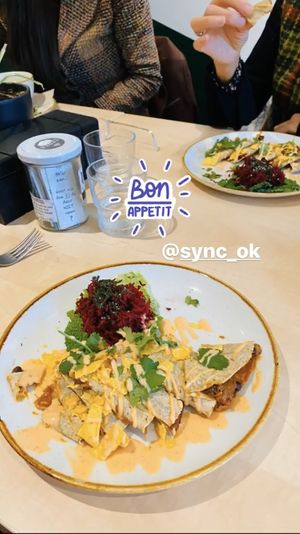 Quasedilas nom nom at Sync-Ok in Deventer