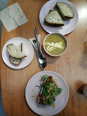 Lunch 1: soup with bread
Lunch 2: Sandwich
Smørbrød I at Sacred Grounds in Exeter