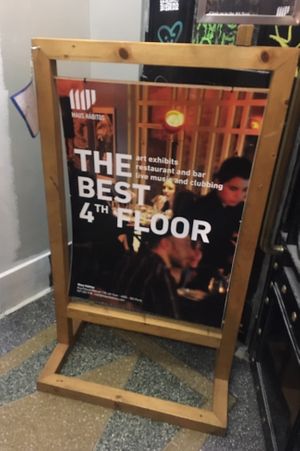 Entrance   at Maus Habitos in Porto