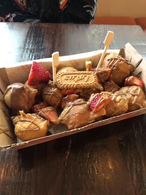 COOKIE BUTTER OBSESSED BUNUELOS SNACK PACK  at San Churro in Werribee