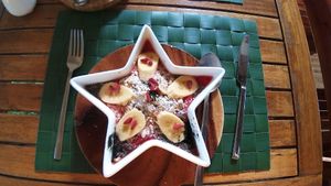 Sunset passion smoothie bowl at Fox and the Firefly in Bohol
