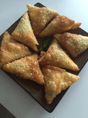 Everybody's Favourite - Veg Samosa at Vinnies in Selkirk