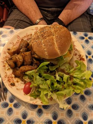 Vegan burger (approved by Dad!) at La Cabane en Ville in Aix-en-provence