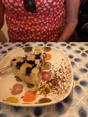 Financier aux framboises at La Cabane en Ville in Aix-en-provence