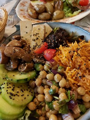 Bowl at La Cabane en Ville in Aix-en-provence