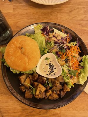 Burger   at La Cabane en Ville in Aix-en-provence