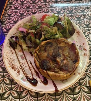 Tart with shallots and mushrooms  at La Cabane en Ville in Aix-en-provence