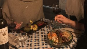 Buddha bowl with a side or rouge at La Cabane en Ville in Aix-en-provence