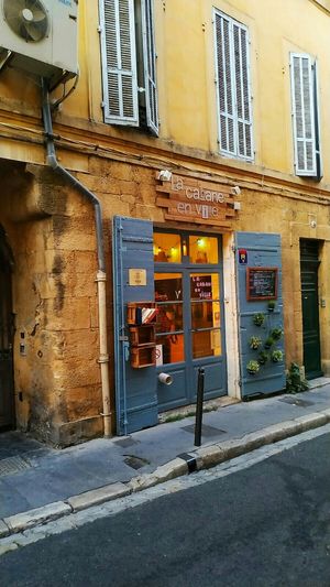 Front at La Cabane en Ville in Aix-en-provence