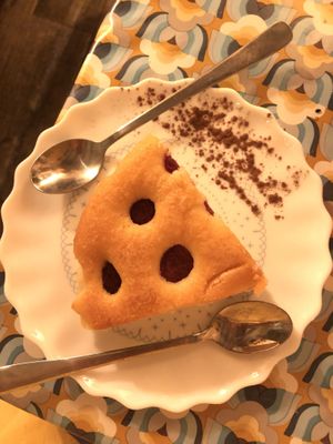 Financier Amandes et Framboises at La Cabane en Ville in Aix-en-provence