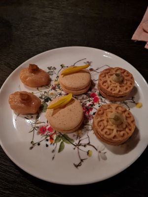   at Seven Swans in Frankfurt