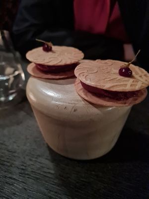   at Seven Swans in Frankfurt