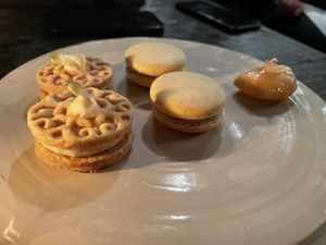   at Seven Swans in Frankfurt