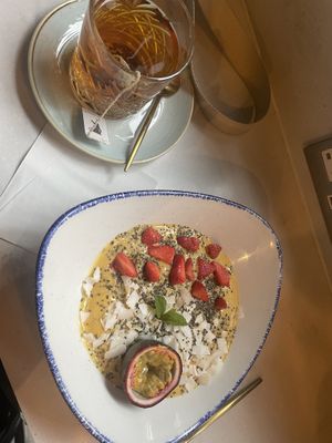   at White Pine in London