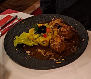 Vleischküchle mit Kartoffelsalat at V-Bandits in Ludwigsburg