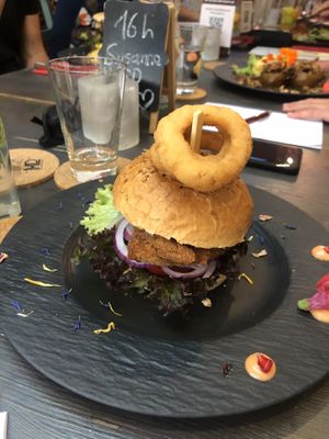 Schnitzel Burger with onion rings   at V-Bandits in Ludwigsburg