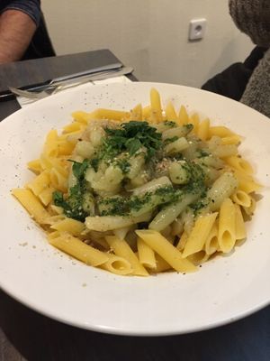 gluten free pasta with asparagus  at V-Bandits in Ludwigsburg