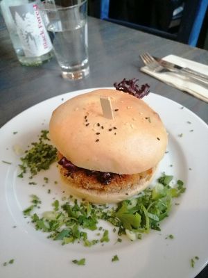 Burger at V-Bandits in Ludwigsburg