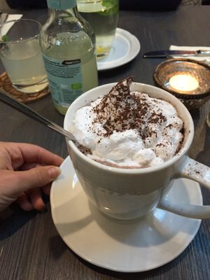 Hot chocolate with vegan cream  at V-Bandits in Ludwigsburg