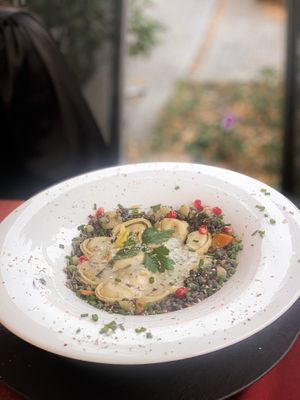 Gefüllte capeletti mit Belugalinsen & Kokos Lauch Soße  at V-Bandits in Ludwigsburg