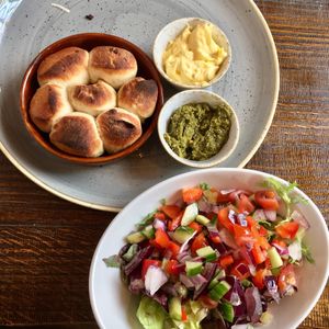 Dough balls with garlic butter and pesto and a salad at The Boot and Shoe in Lancaster