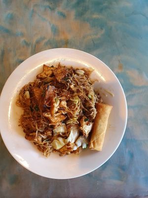 Noodle dish from the Philippines at Wok-N-Roll in Lake Ozark